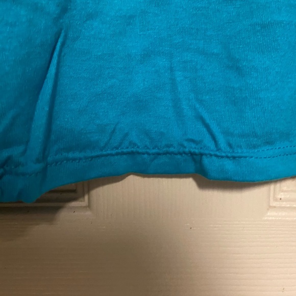 Vintage Jerzees Delphine Graphic T Shirt! Size Medium! - Picture 4 of 8